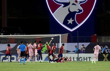 Lionel Messi found the top corner with a brilliant late free kick against FC Dallas.